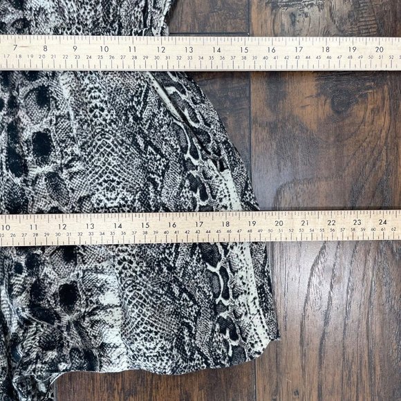 Bardot Romper XS Black Ivory Snake Reptile Print Sleeveless Pockets Women's - Picture 9 of 14